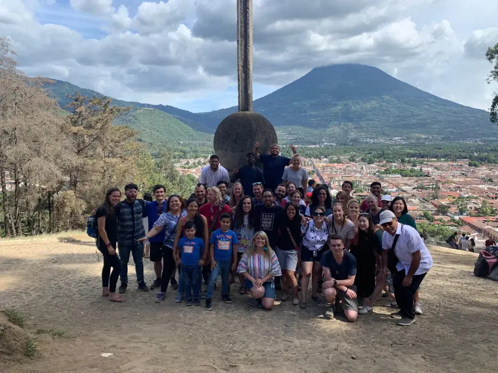 Go Be International volunteers serving community in Guatemala